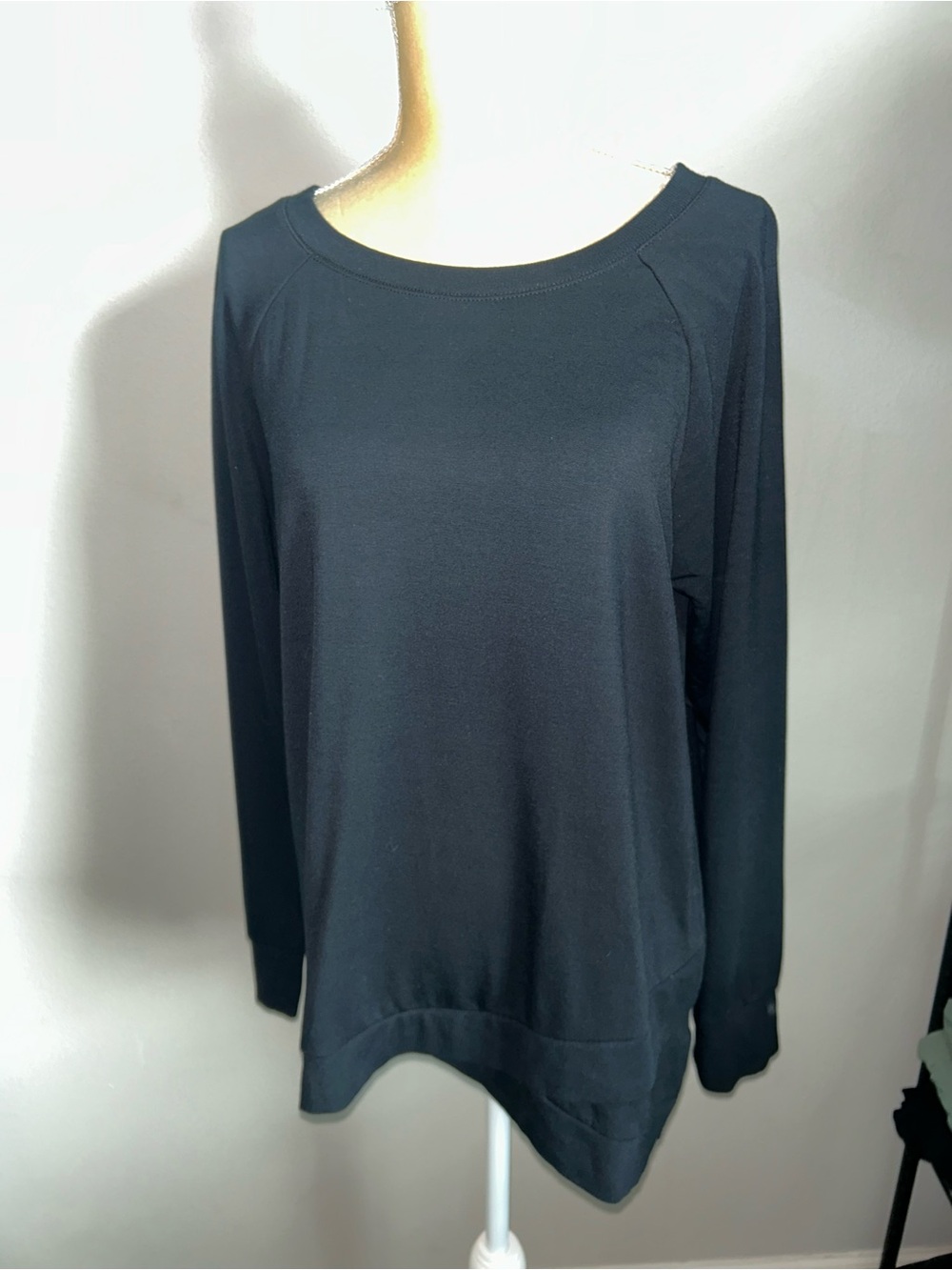 NWT Threads 4 Thought Women's Black Long-Sleeve Scoop Neck Top Sz L